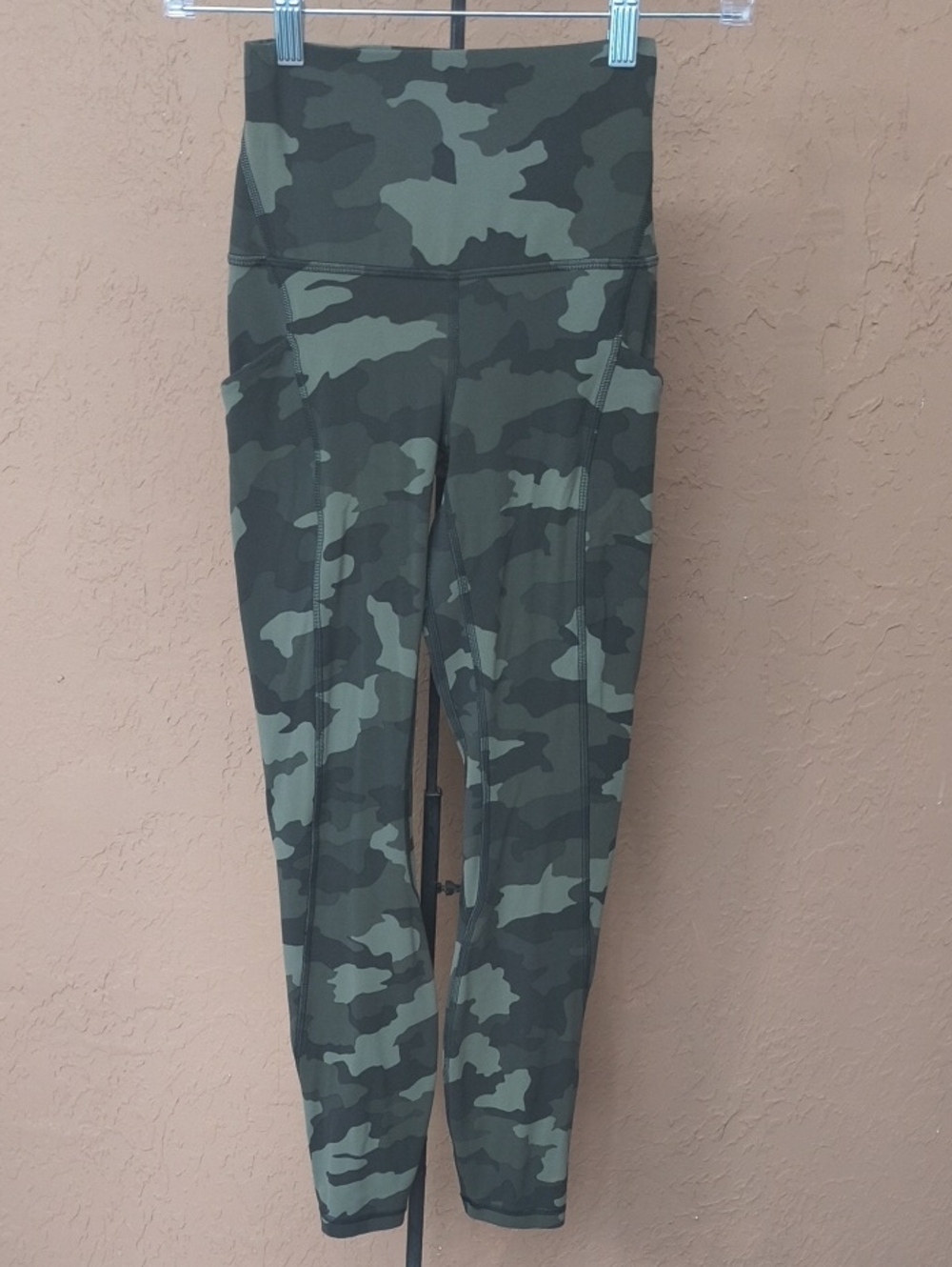 lululemon athletica Green Camo High-Rise Leggings Size 2